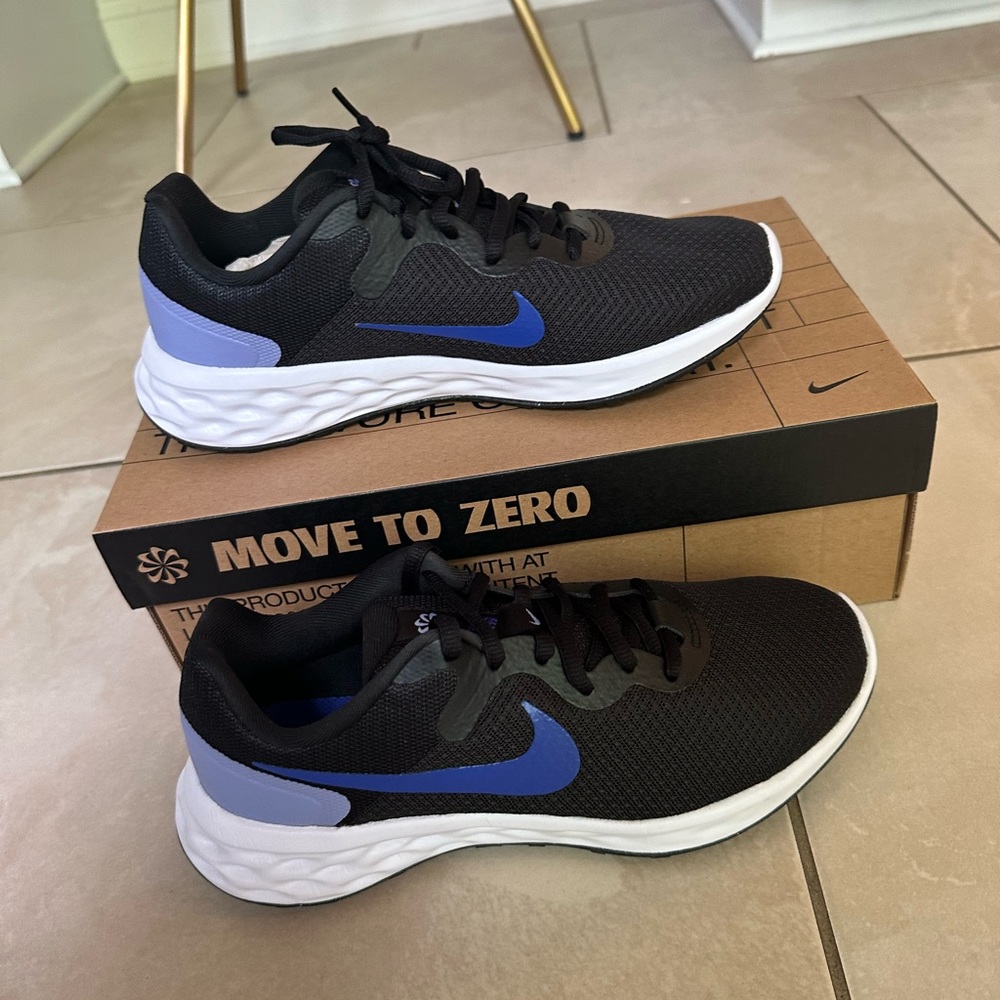 W NIKE Revolution 6 NN black/ purple